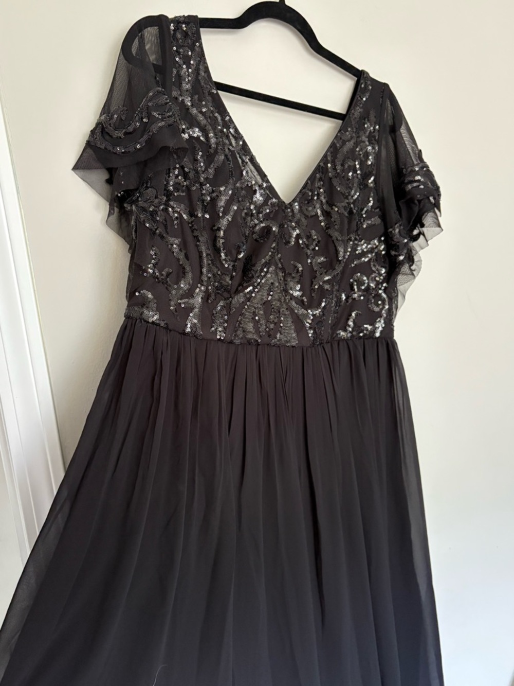 NWT size 16 Ever Pretty Black Sequin V-Neck Evening Gown